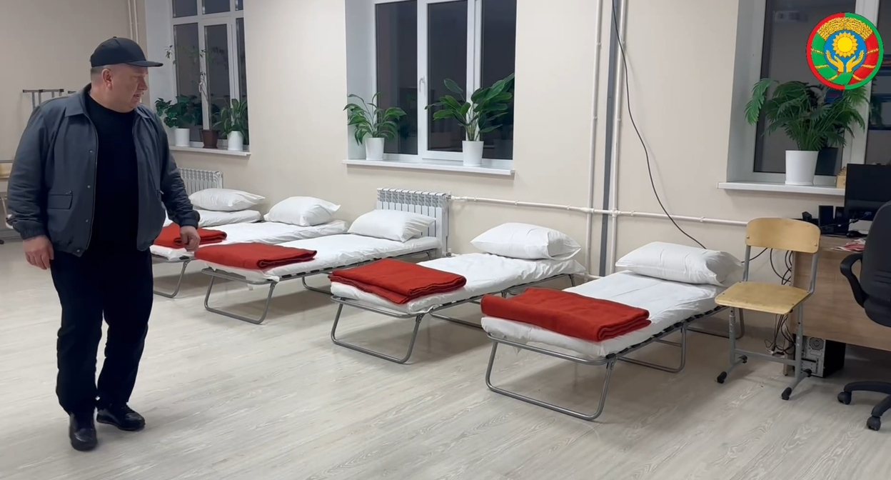 Пункт временного размещения в школе села Сивух Хасавюртовского района. Кадр видео администрации района https://t.me/has_rayon05/25236 Пункт временного размещения в школе села Сивух Хасавюртовского района. Кадр видео администрации района https://t.me/has_rayon05/25236