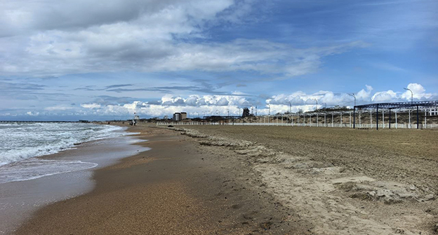 Пляж в Анапе. 10 апреля 2026 г. Фото: https://t.me/maksanapskii/18271