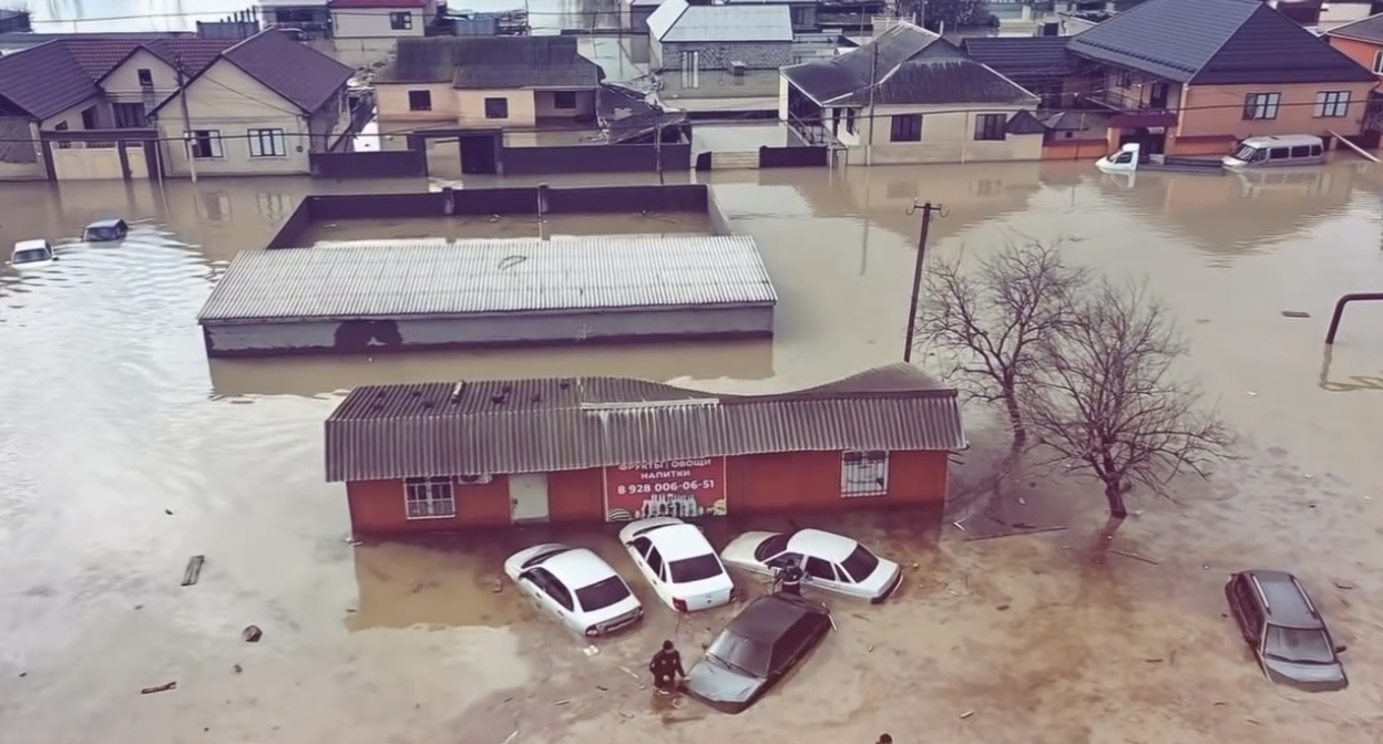 Последствия наводнения в селе Адильотар Хасавюртовского района. Стоп-кадр видео has.info