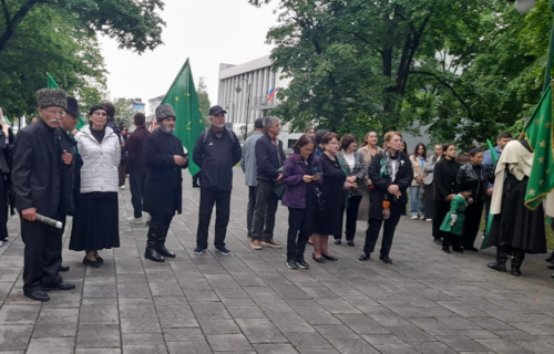 Участники акции в Нальчике. Фото корреспондента "Кавказского узла" от 20.05.26. Участники акции в Нальчике. Фото корреспондента "Кавказского узла" от 20.05.26.