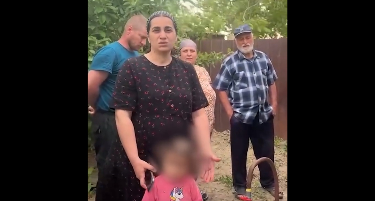 Кадр видеообращения жителей села Горная Пролейка к председателю СКР https://vkvideo.ru/video-233551398_456449026 
