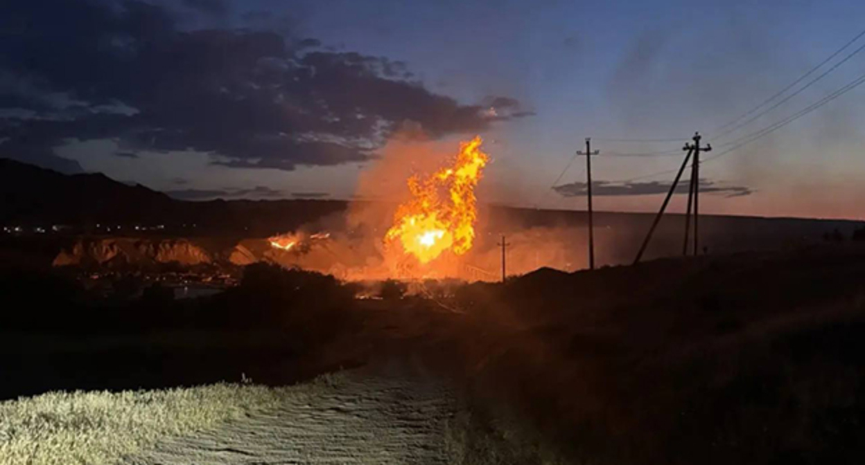 Пожар на магистральном газопроводе Моздок-Казимагомед. Фото: МЧС России