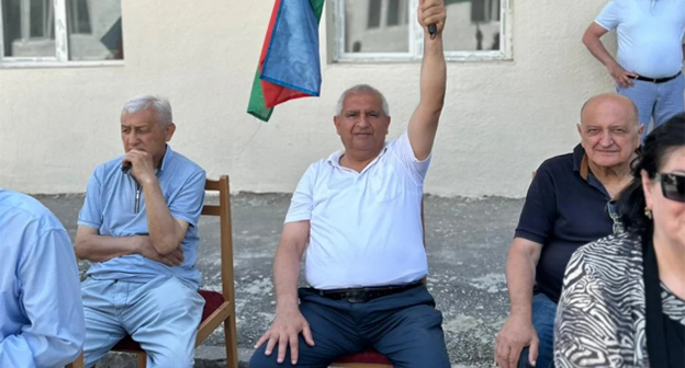 Переселившимся семья вручили ключи от квартир в Ханкенди. 19 июня 2026 г. Фото: http://armiya.az/ Переселившимся семья вручили ключи от квартир в Ханкенди. 19 июня 2026 г. Фото: http://armiya.az/