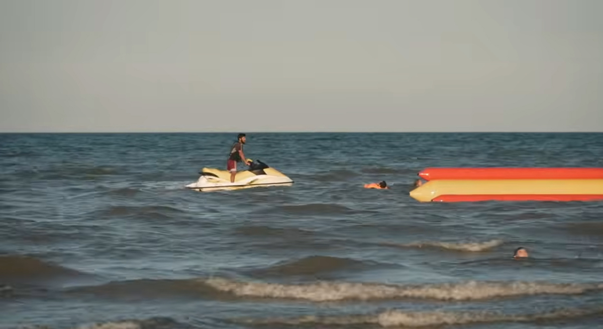 Каспийское море. Кадр из видео https://www.youtube.com/watch?v=8l6WFnMjA3k Каспийское море. Кадр из видео https://www.youtube.com/watch?v=8l6WFnMjA3k