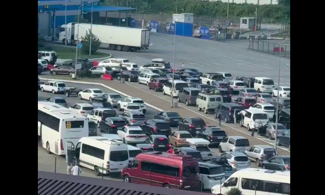 Пробка на границе с Абхазией. Стоп-кадр видео https://t.me/apsny/26475 от 11.07.26 Пробка на границе с Абхазией. Стоп-кадр видео https://t.me/apsny/26475 от 11.07.26