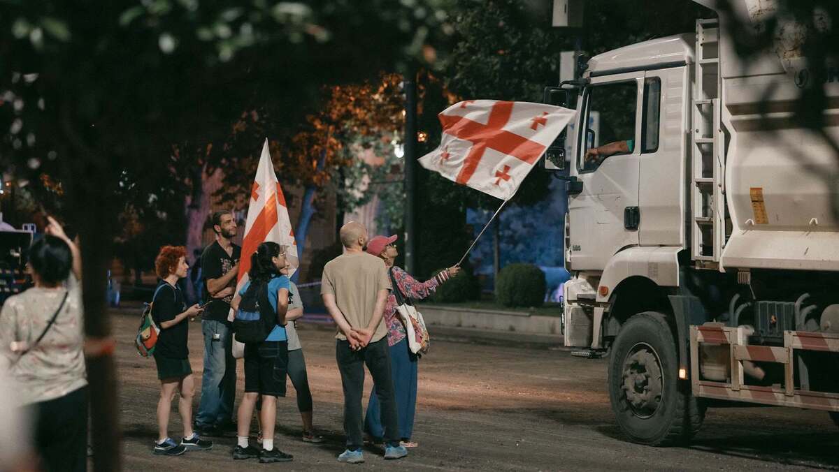 Протестующие на проспекте Руставели. Фото: Levan Zazadze / inradio.tv ინრადიო Протестующие на проспекте Руставели. Фото: Levan Zazadze / inradio.tv ინრადიო