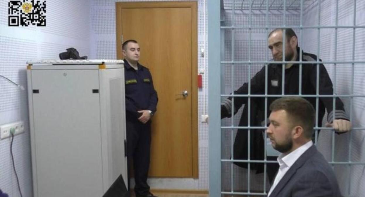 Рауф Арашуков (слева). Фото: Ленинский районный суд Оренбурга