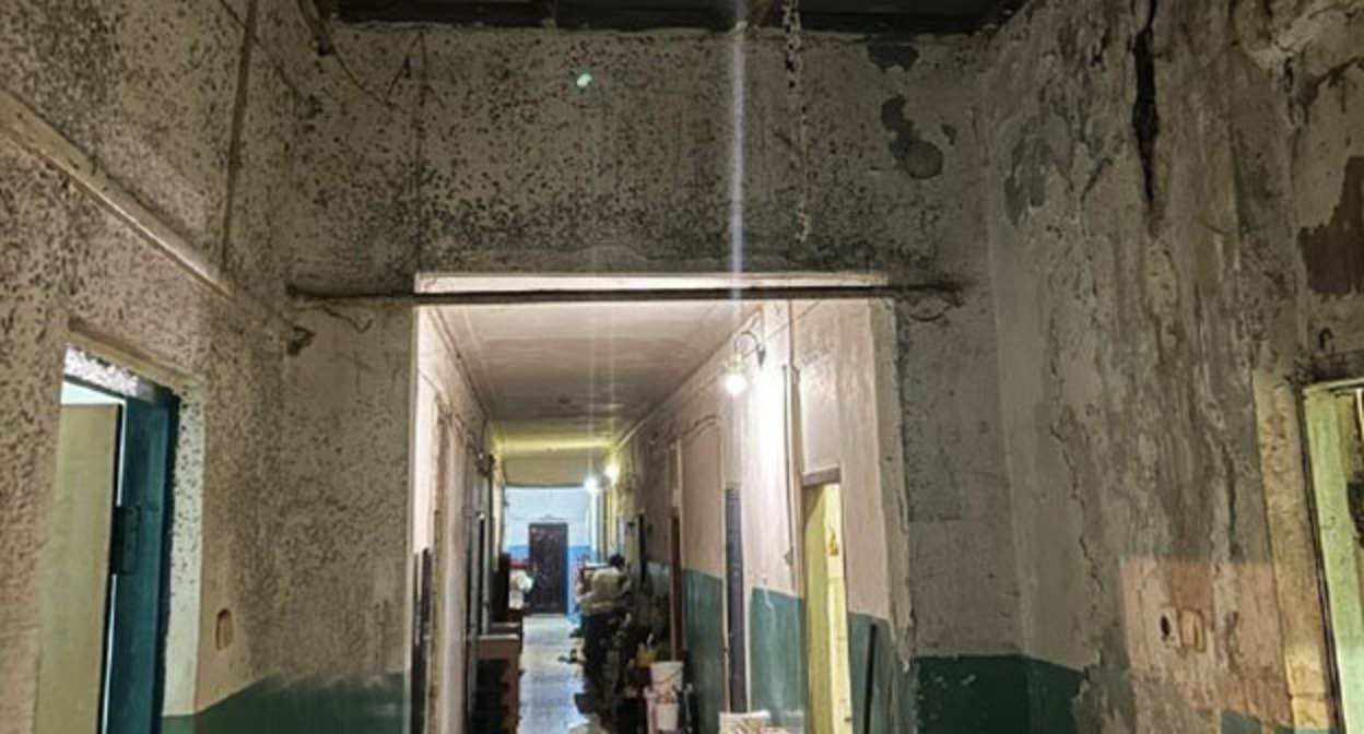 Общежитие на улице Таращанцев в Волгограде. Фото: телеграм канал Кровавая барыня Общежитие на улице Таращанцев в Волгограде. Фото: телеграм канал Кровавая барыня
