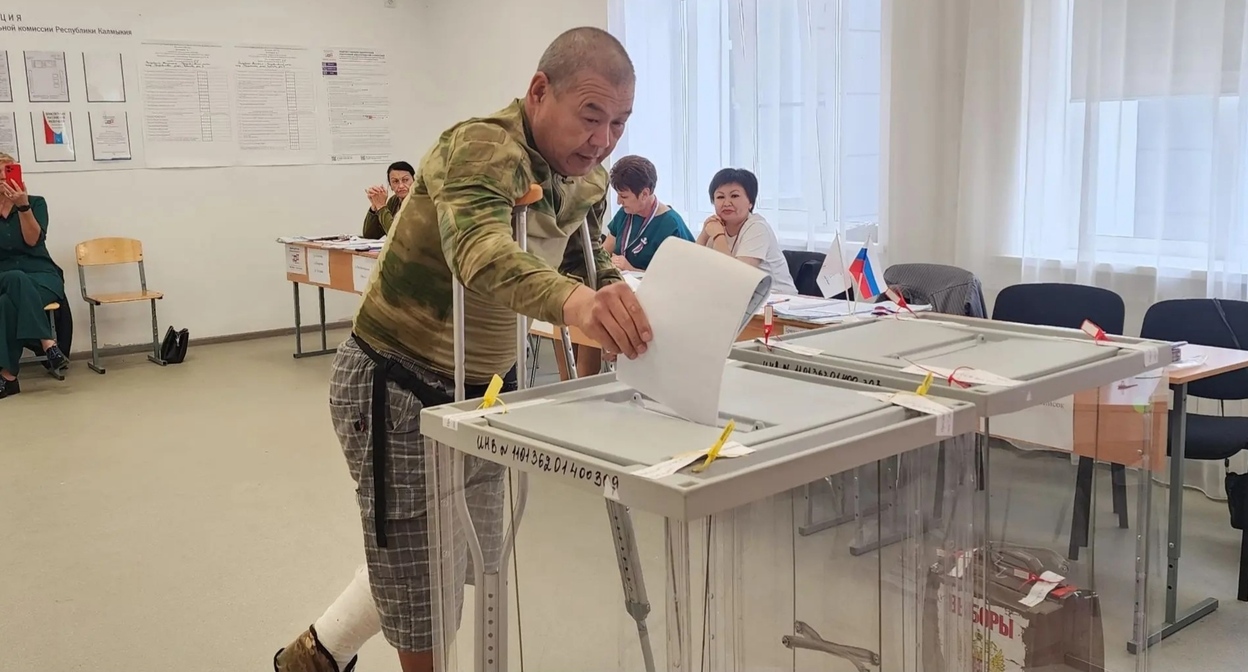 Избирательный участок в Калмыкии. Фото: избирком Калмыкии https://vk.ru/ikrk08?w=wall-205355697_1929