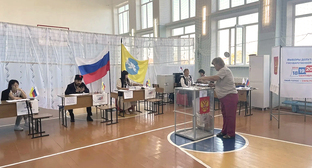 На избирательном участке. Фото избиркома Калмыкии, https://vk.ru/wall-205355697_1943