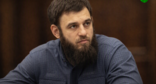 Якуб (Ибрагим) Закриев. Фото: chechnya.gov.ru. Иллюстрация создана «Кавказским узлом» с помощью ИИ в программе Copilot