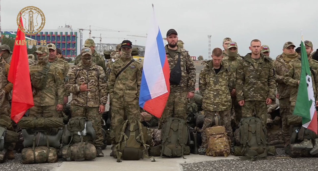 Военнослужащие в аэропорту Грозного. Кадр из видео в телеграм-канале Рамзана Кадырова