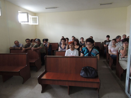 Зал суда. Родные, близкие и представители СМИ... Зал суда. Родные, близкие и представители СМИ...