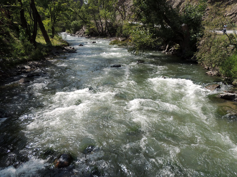 Река Тер-тер постоянно нас сопровождала слева. Река Тер-тер постоянно нас сопровождала слева.