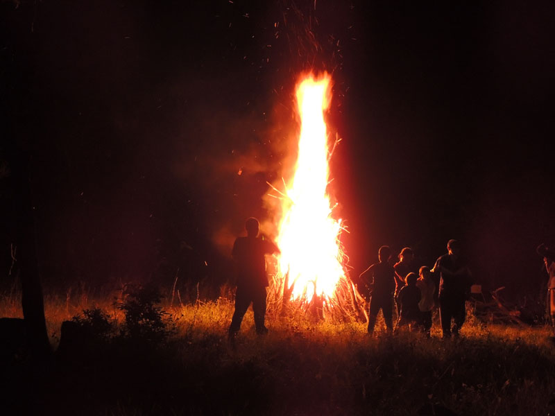 Ночной костёр... Ночной костёр...