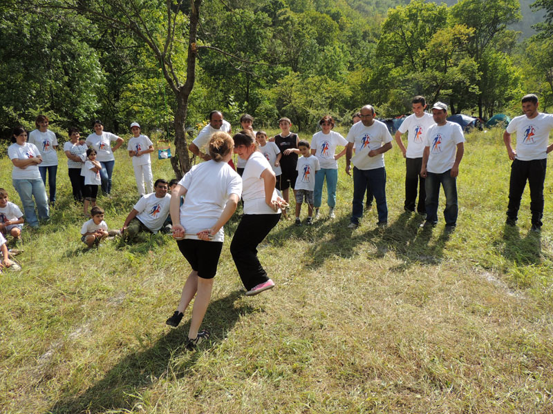 "Петушиные бои" - соревнуются мамаши. "Петушиные бои" - соревнуются мамаши.