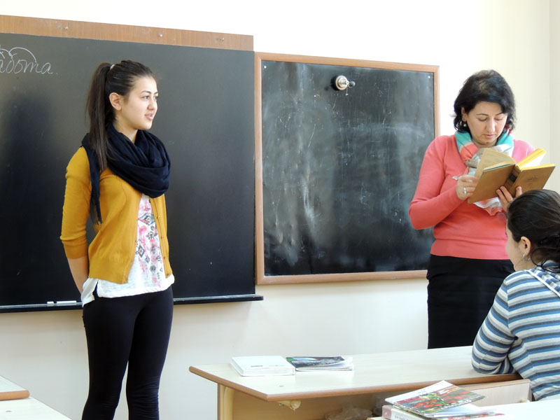 Шушан декламирует стихи Брюсова "Эвредика и Орфей". Шушан декламирует стихи Брюсова "Эвредика и Орфей".