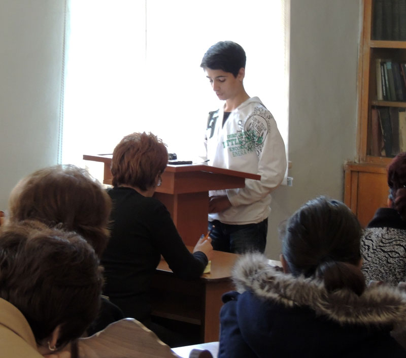 Ашот Мхитарян, ученик 9 класса школы №7 г.Степанакерта. Ашот Мхитарян, ученик 9 класса школы №7 г.Степанакерта.