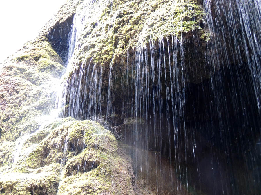 "Зонтик"... вода льётся веками... так будет всегда... "Зонтик"... вода льётся веками... так будет всегда...