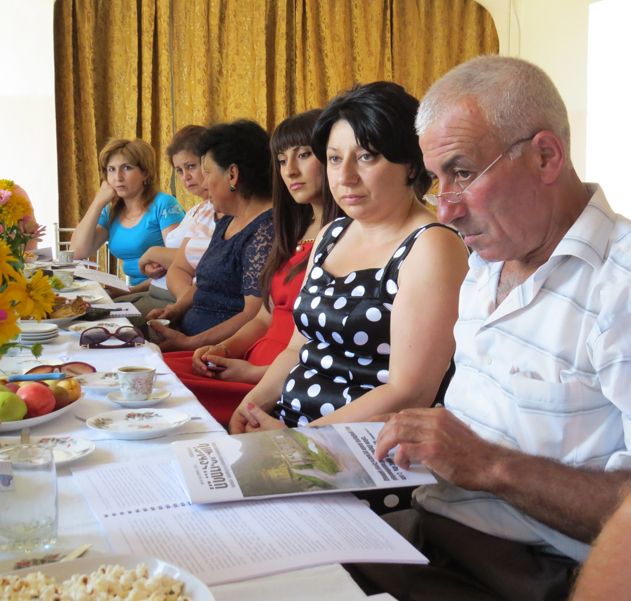 Карина Бахшиян корреспондент Аскеранской газеты «Берд». Карина Бахшиян корреспондент Аскеранской газеты «Берд».