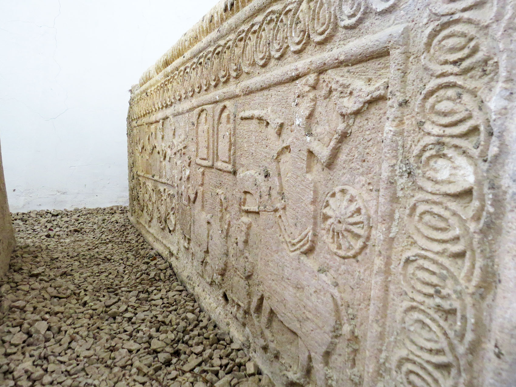 Церковь &laquo;Пустынь Кусаноц&raquo;. Усыпальница Мелик-Шахназарянов. Фрагмент