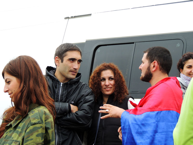 Артур, крайний справа, говорит о дальнейших наших планах. Артур, крайний справа, говорит о дальнейших наших планах.