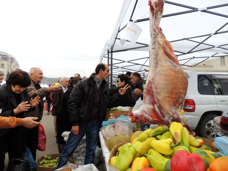 Всё своё фрукты, овощи и барашек. Всё своё фрукты, овощи и барашек.