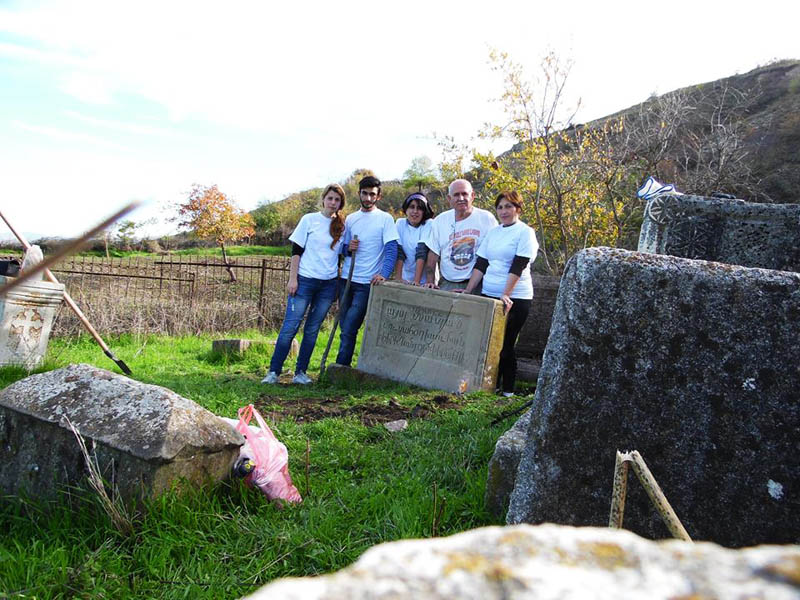 Мы все после работы. Фото Арев. Мы все после работы. Фото Арев.