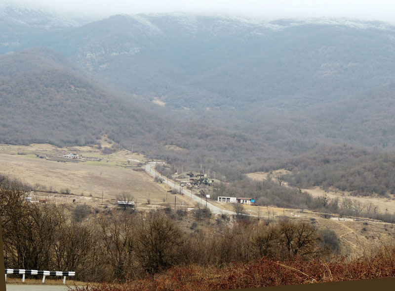 Дорога ведёт на Север Карабаха. Дорога ведёт на Север Карабаха.