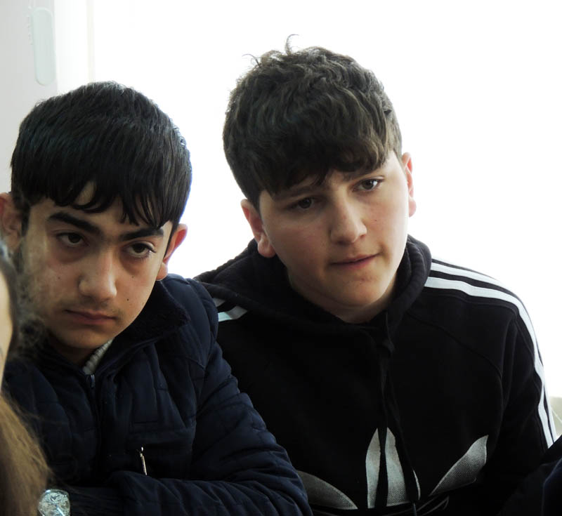 Марат (крайний справа) Марат (крайний справа)