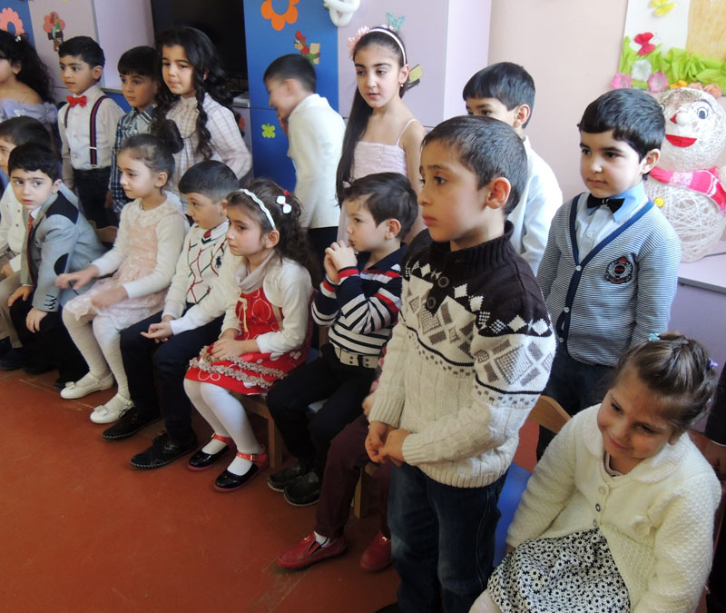 Аркадик читает стихи посвящённые маме. Аркадик читает стихи посвящённые маме.