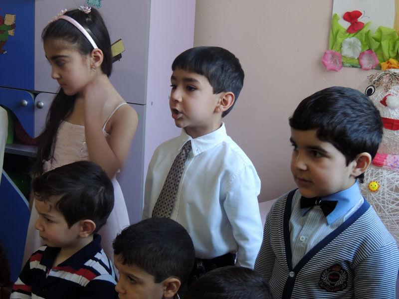 Сергей читает стихи посвящённые маме. Сергей читает стихи посвящённые маме.