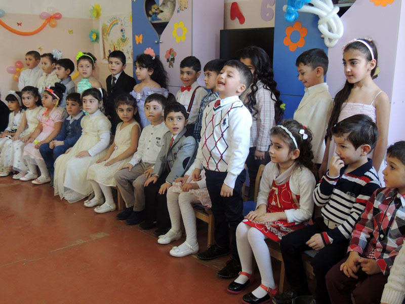 Феликс читает стихи посвящённые маме. Феликс читает стихи посвящённые маме.