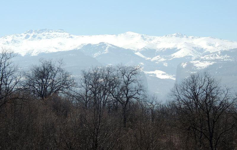Горы вокруг Степанакерта. Горы вокруг Степанакерта.