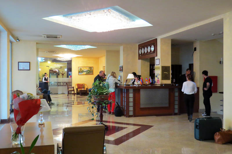 Приехали туристы. Приехали туристы.