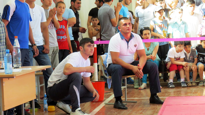 Главный тренер Гарегин Агабалян. в роли секунданта. Главный тренер Гарегин Агабалян. в роли секунданта.