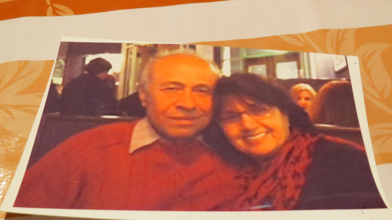 Муж и жена, армяне из США, почти 5 лет помогаю семье Амалии.