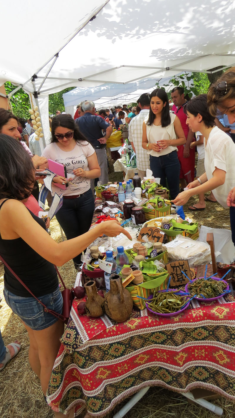 В палатке. В палатке.