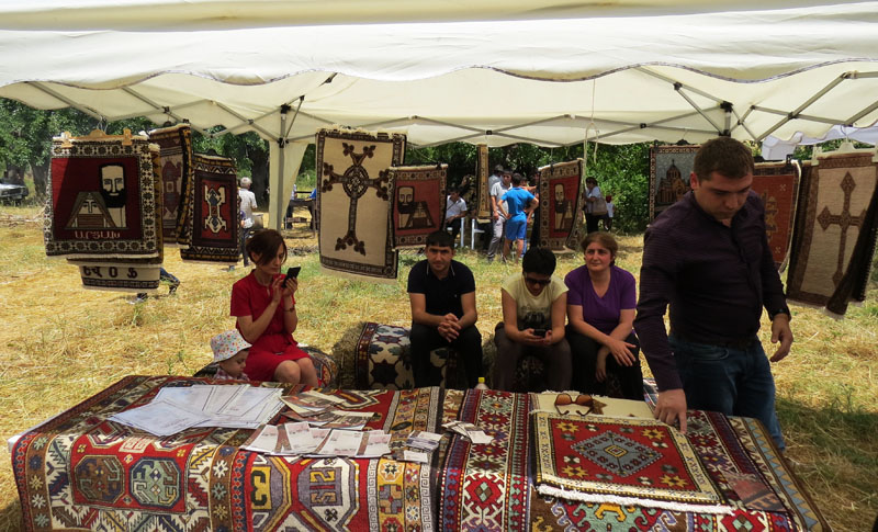 Современные карабахские ковровые изделия. Современные карабахские ковровые изделия.