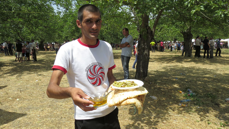 Мёд и свежее варёное лобио. Мёд и свежее варёное лобио.
