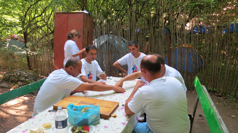 Мужики решили в карты сыграть. Мужики решили в карты сыграть.