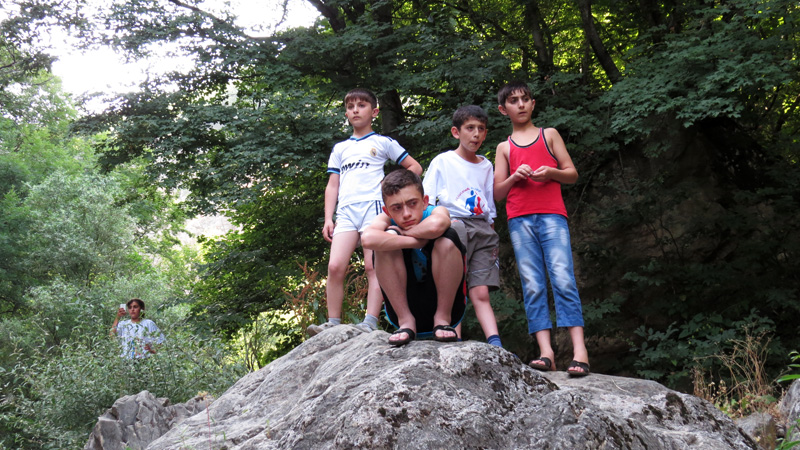 Пацаны в лесу. Пацаны в лесу.