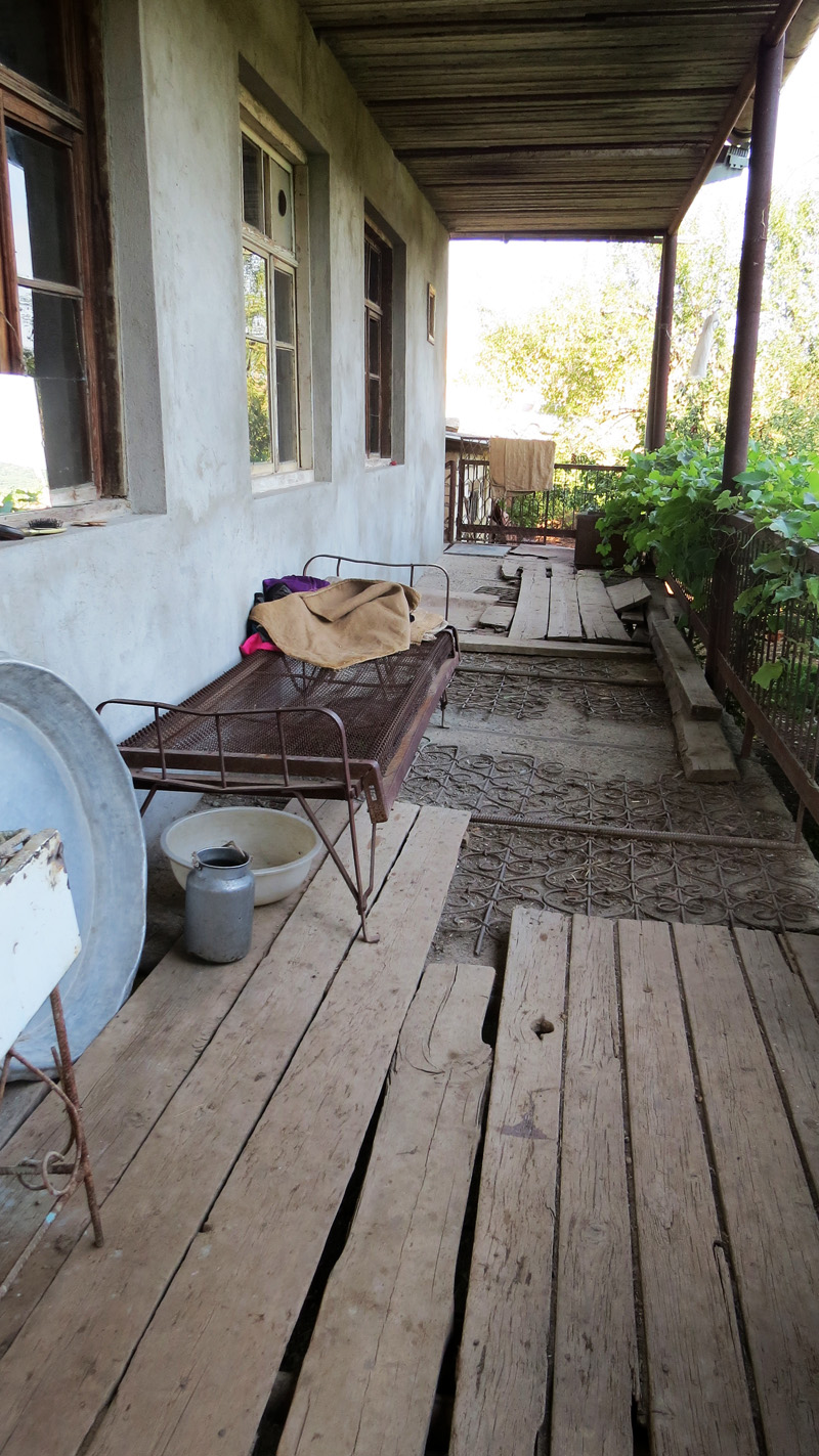 Балкон, где мы пили чай. Балкон, где мы пили чай.