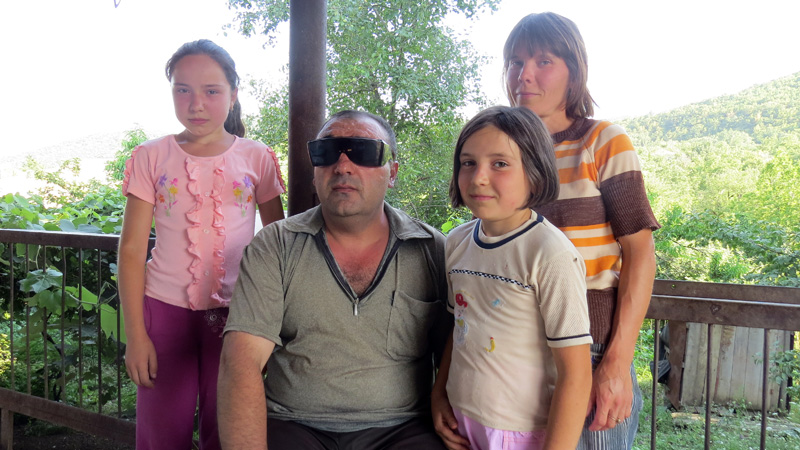 Семья Артёма Багдасаряна Ирина, Аннушка, Римма. Семья Артёма Багдасаряна Ирина, Аннушка, Римма.