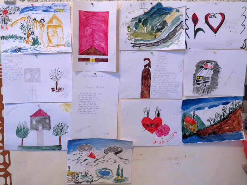 Зарешённые работы слева на право 1  Семейные проблемы. 2. У «Ку-Ку». 3. Служить Родине. 4. Любовь и страдание.5. Состояние души. 6. Порок любви (стихи). 7. Глубокая старость. 8.