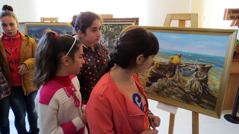 На перемене. У понравившейся работы На перемене. У понравившейся работы