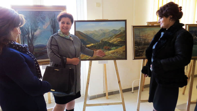 Делятся мнениями. Делятся мнениями.