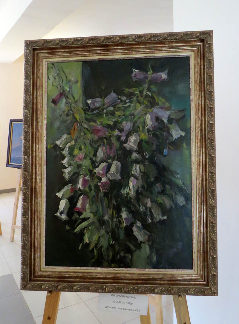 Работа Карлена Рухикяна (Армения) Колокильчики. Даритель Шаген Хачатрян. Работа Карлена Рухикяна (Армения) Колокильчики. Даритель Шаген Хачатрян.