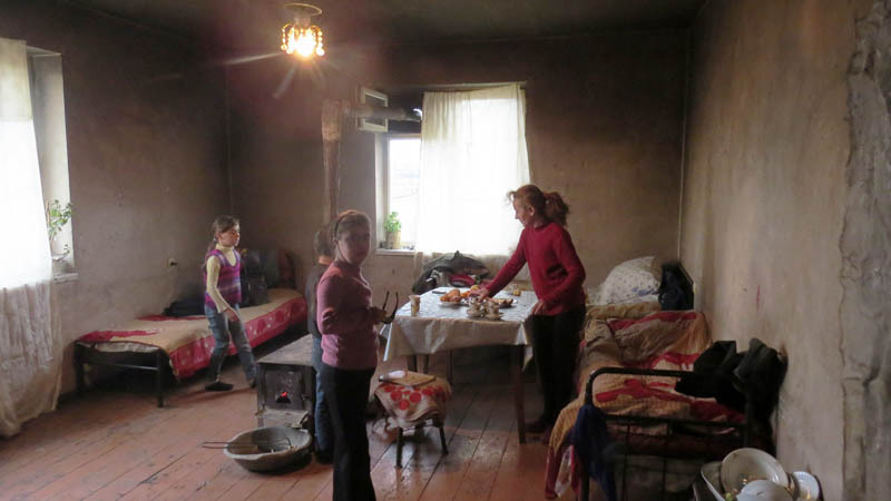  Одна из комнат Гоар с детьми.