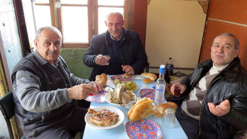 Возмущённо ждут, когда я присоединюсь. -)